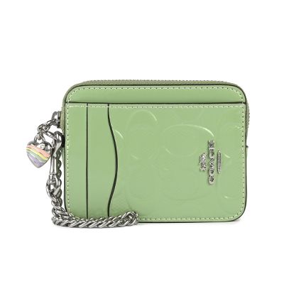 COACH 心形吊飾 亮漆皮LOGO壓紋皮革金屬鍊帶拉鍊證件夾零錢包-青蘋綠色