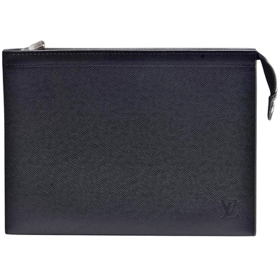 LOUIS VUITTON路易威登 LV M30547 Pochette Voyage MM系列TAIGA牛皮拉鍊手拿包(黑色)