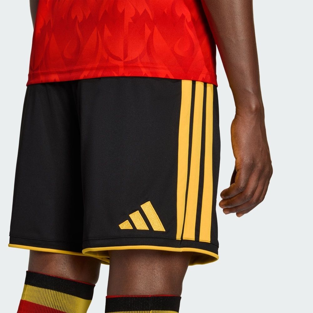 adidas 愛迪達】 世界盃比利時主場球迷版運動短褲吸濕排汗男JM8385