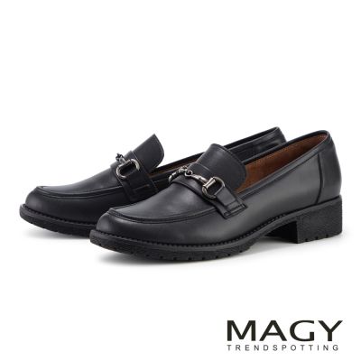 MAGY 金屬馬銜釦打蠟牛皮低跟樂福鞋 黑色