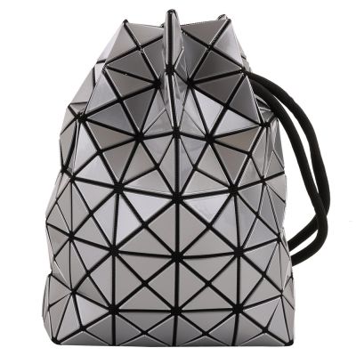 ISSEY MIYAKE  BAOBAO 幾何方格側凹摺可肩/斜背包(亮面銀)小
