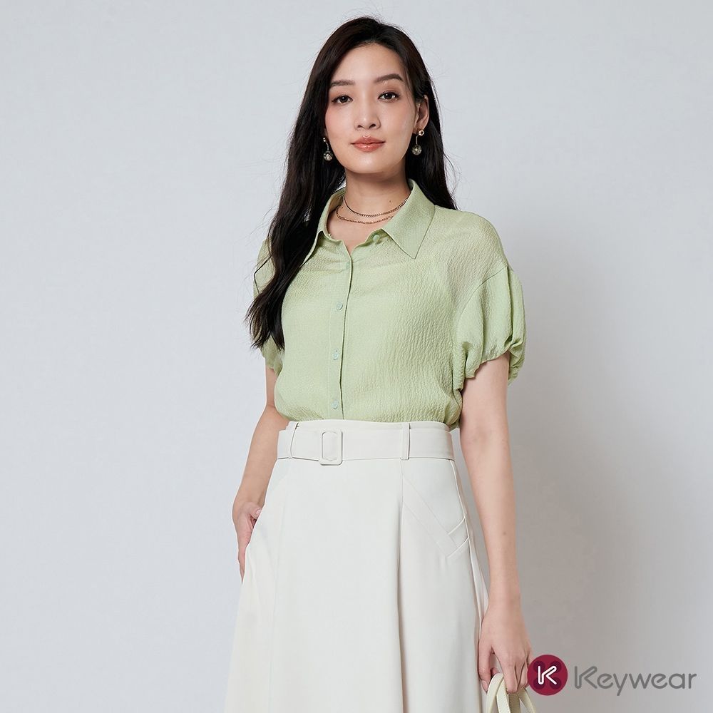 KeyWear奇威名品    蠶絲翻領澎袖設計短袖襯衫(共2色)-綠色