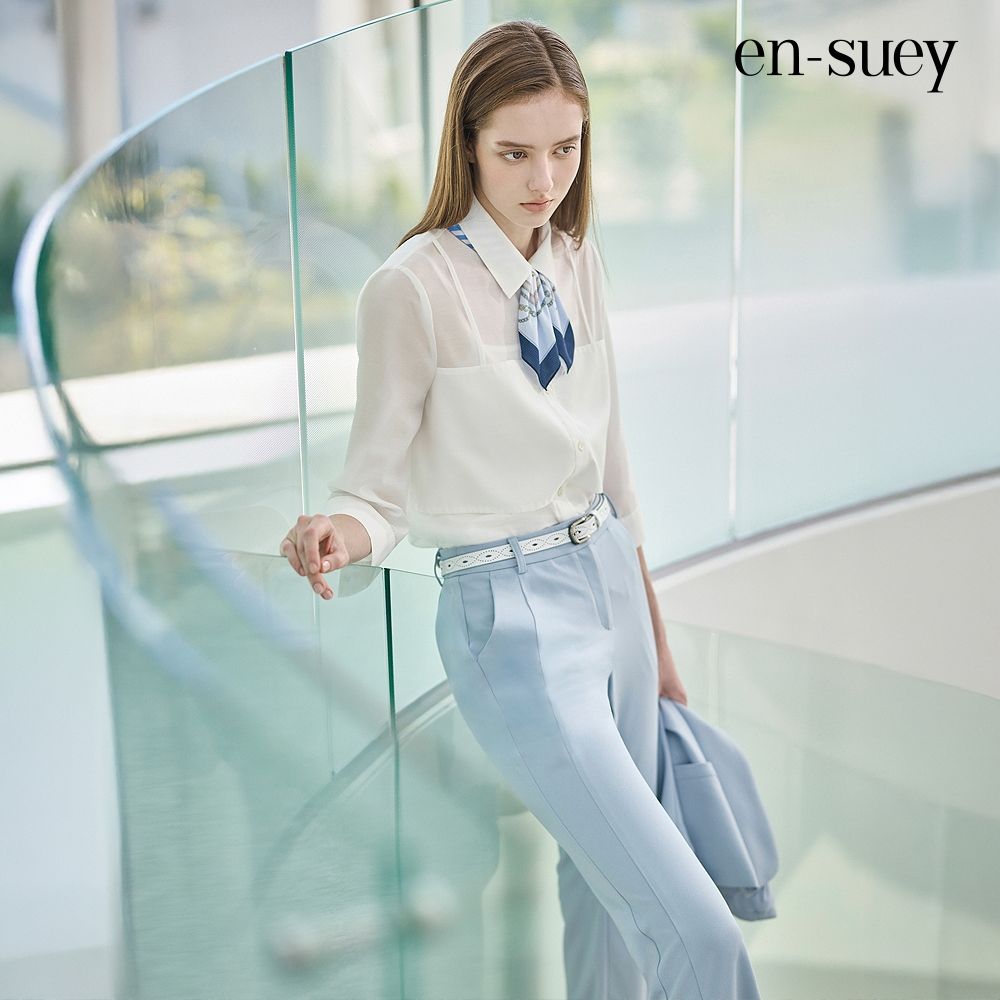 【en-suey 銀穗】EU褲口開衩修身長褲 (淺藍色)