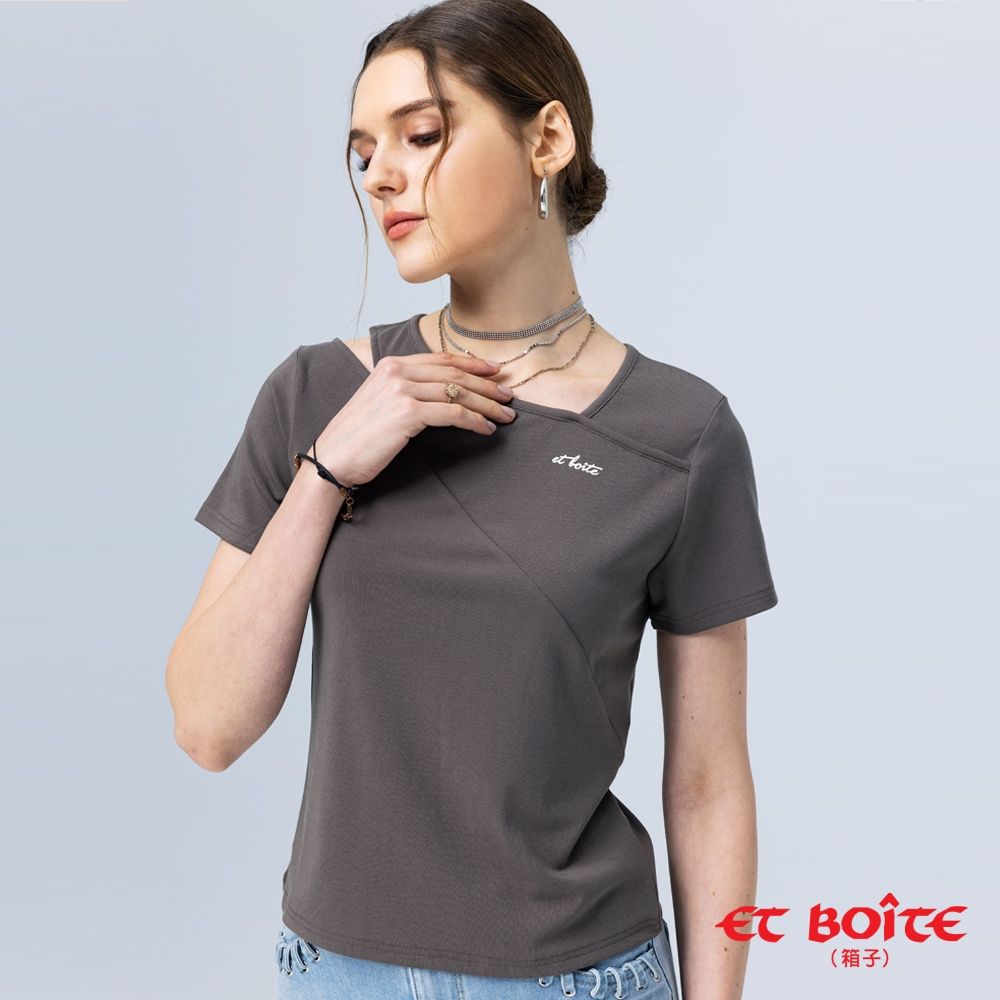 BLUE WAY ET BOiTE 箱子 – 印花不對稱挖空短TEE(咖啡灰)