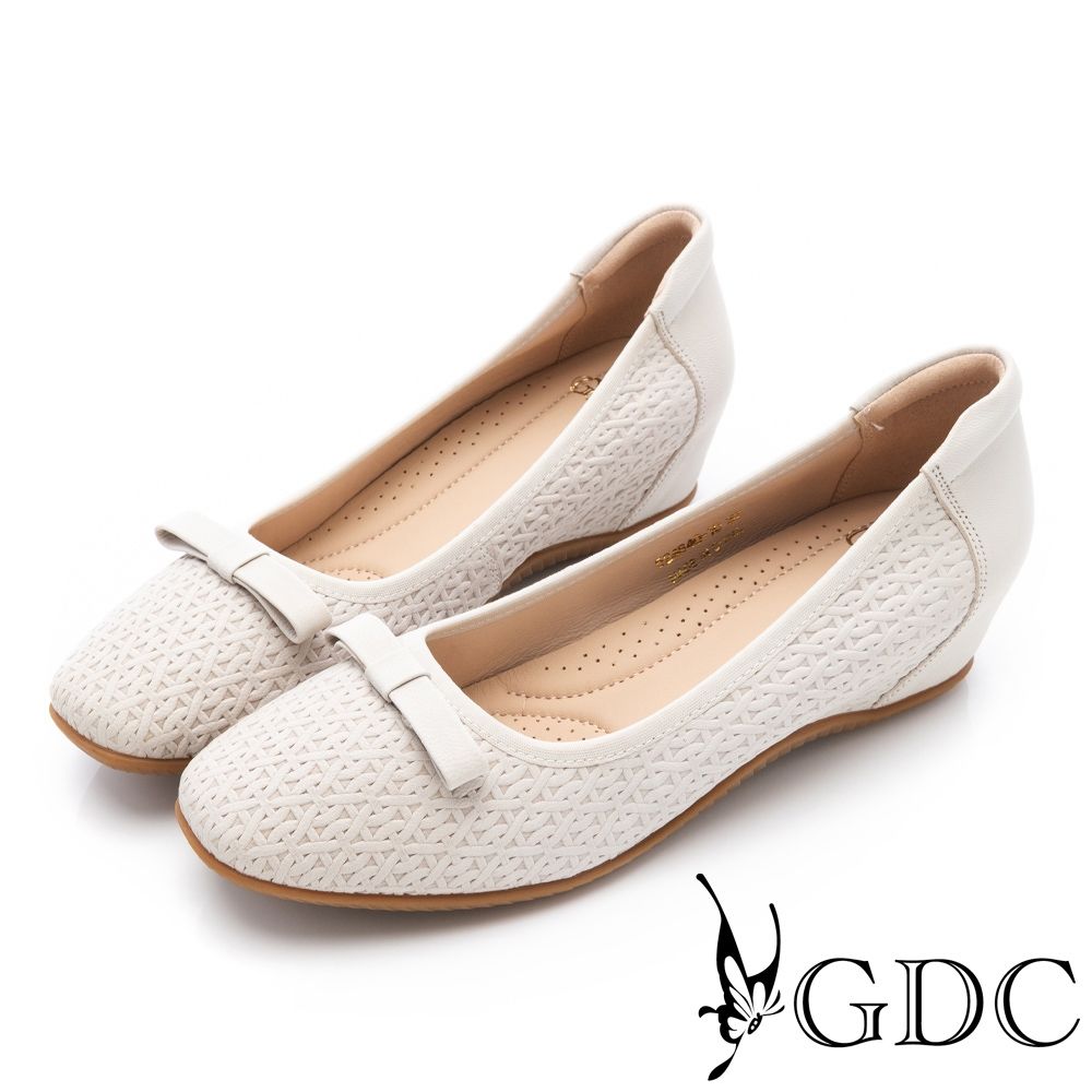 GDC-蝴蝶結壓紋羊皮內增高平底娃娃鞋-米白
