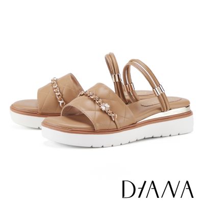 DIANA 牛皮超纖菱格縫線厚底涼鞋 棕色