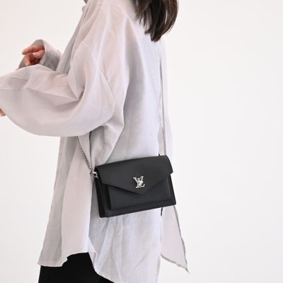 LOUIS VUITTON路易威登 LV M63471 經典 MYLOCKME 質感小牛皮大LOGO翻蓋WOC肩/斜背鍊包(黑)