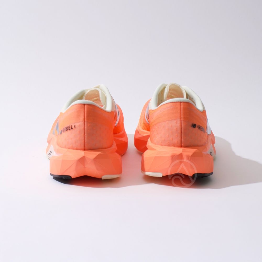 New Balance FuelCell Rebel V4 男鞋橘色2E 寬楦運動緩震慢跑鞋MFCXCO4