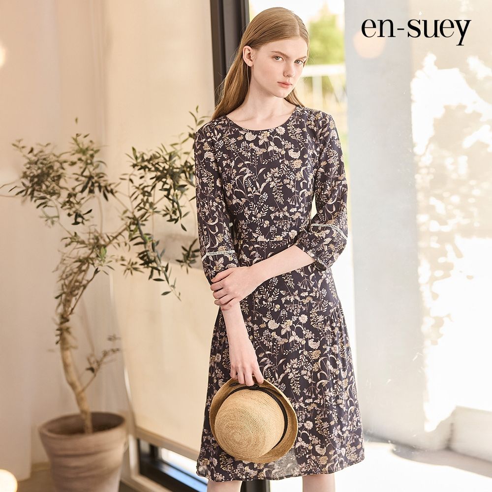 【en-suey 銀穗】印花收腰七分拋袖剪接短洋裝 (藍色)
