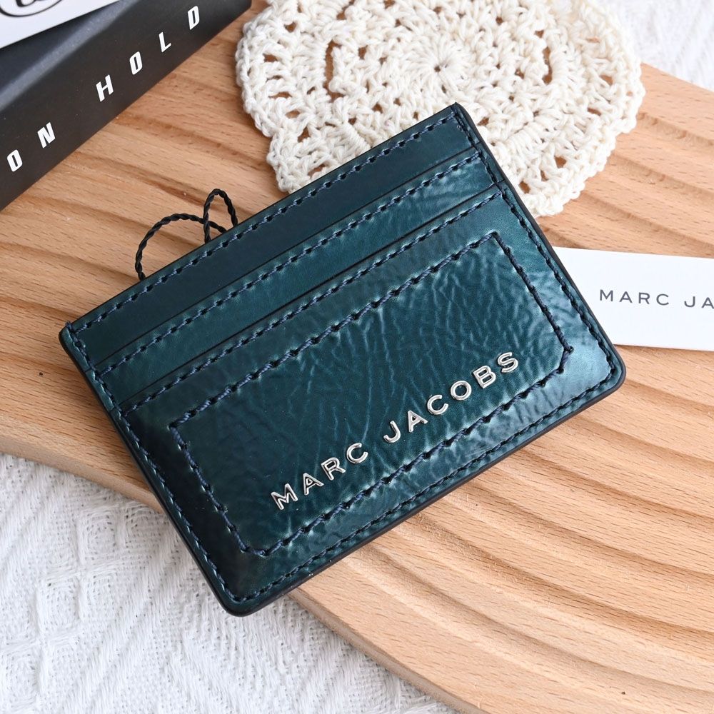 MARC JACOBS金屬LOGO質感漆皮設計簡易卡片夾(深綠)