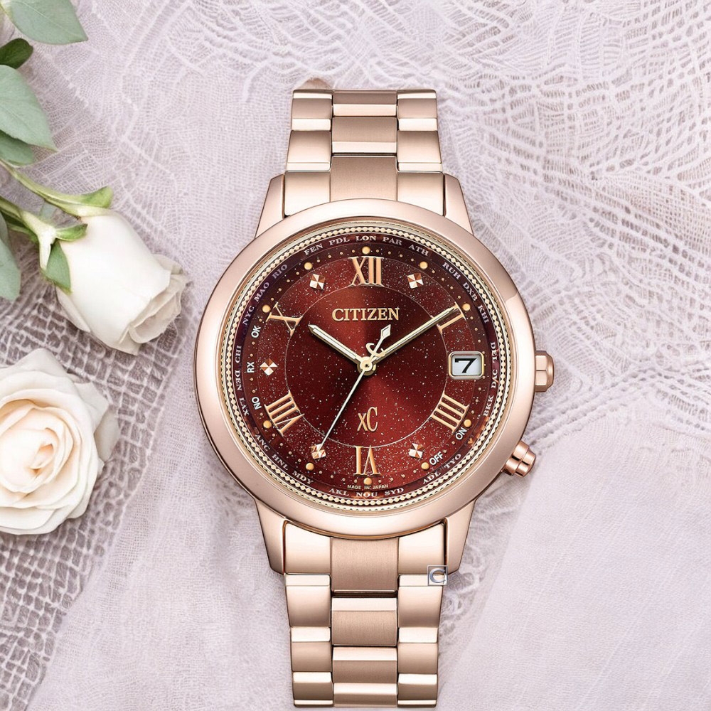 CITIZEN 星辰錶 xC 廣告限定款 五局電波錶 時尚錶 女錶 玫瑰金色 鈦金屬-CB1138-62W 聖誕節 禮物