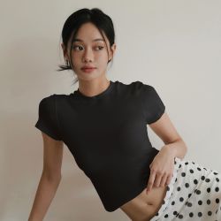 {夜殺快閃}心機收腰T 均一價499