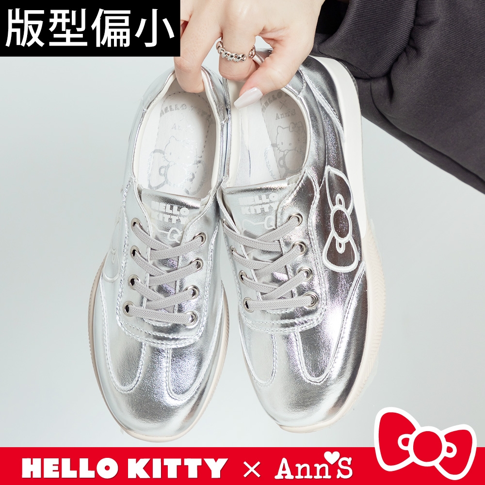 Ann’S X Sanrio三麗鷗 HELLO KITTY聯名 側邊刺繡大蝴蝶結 免綁鞋帶超軟小白鞋德訓鞋2cm-銀(版型偏小)