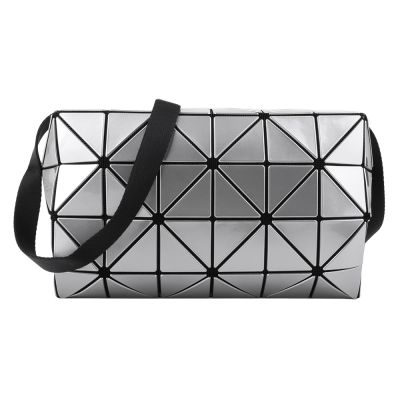 ISSEY MIYAKE  BAOBAO幾何方格4x6搖滾斜背包(亮面銀)