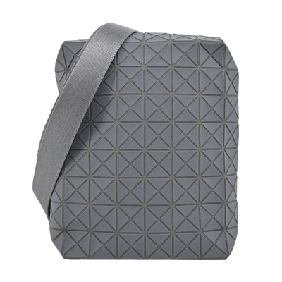 ISSEY MIYAKE 三宅一生 BAOBAO BEETLE ONE-TONE 霧面多層斜揹包-小灰