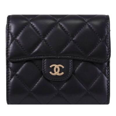 CHANEL 經典雙C LOGO菱格車線小羊皮三折釦式零錢短夾(黑)