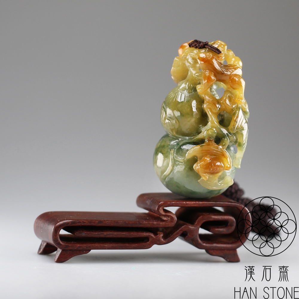 漢石齋】天然A貨飄花種帶紅黃翡翡翠福祿瑞獸鏤空雕玉佩吊墜(62*35*30mm