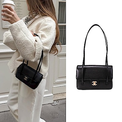 CHANEL Preppy coco 亮面粒紋小牛皮側背包(黑色)