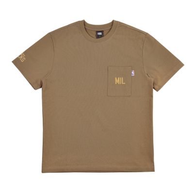 NBA 公鹿Logo 口袋短袖 男女 短袖上衣 NBAPL25FWPKT_MIL