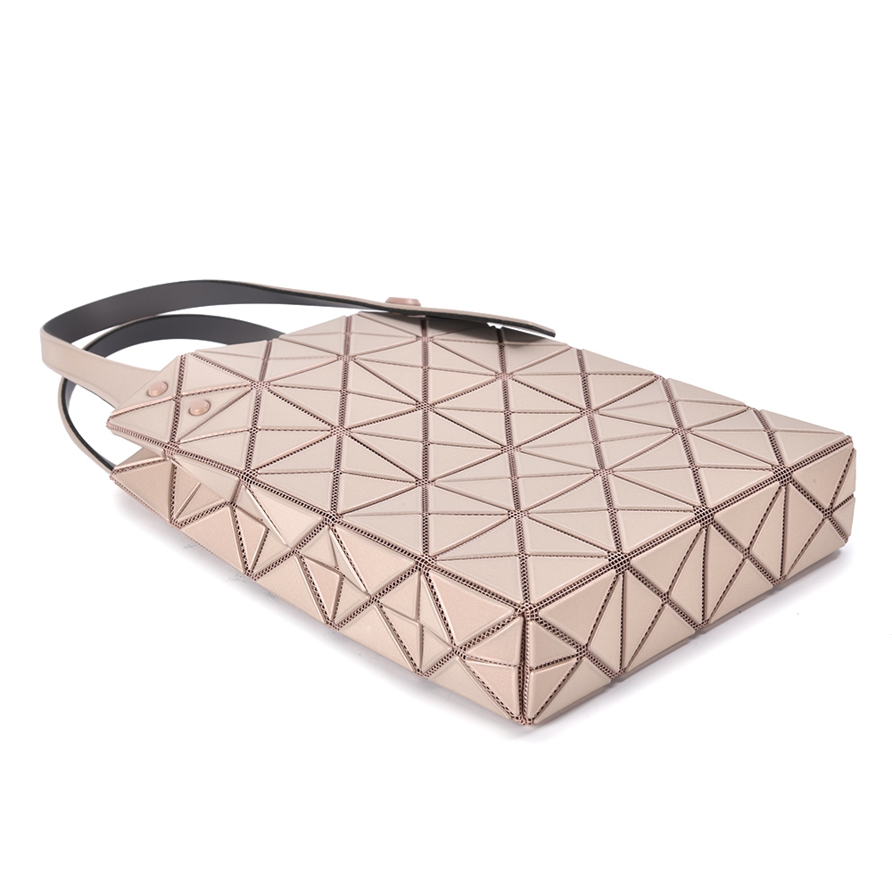 ISSEY MIYAKE 三宅一生BAOBAO PRISM PLUS 珠光霧面皮革方格4x5手提托特