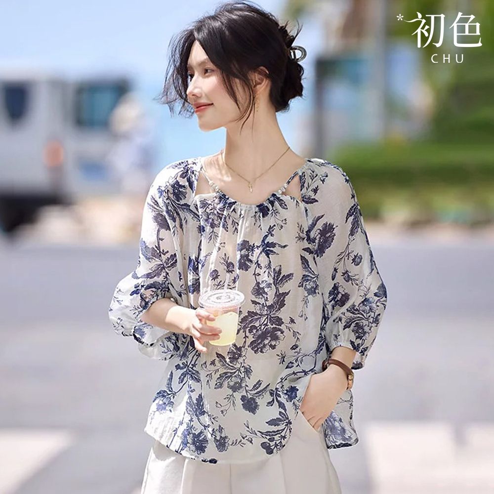 初色 新中式圓領V型鏤空七分袖燈籠袖碎花印花後綁帶T恤上衣女上衣-花色-51047(M-2XL可選)