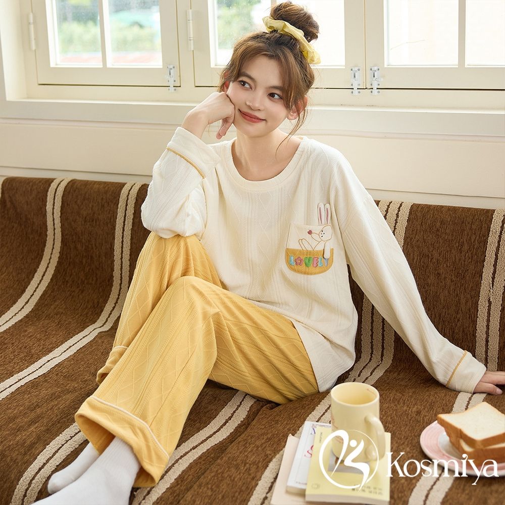 【Kosmiya】1套 帶胸墊 棉質俏皮樂園長袖睡衣/女睡衣/居家服/保暖睡衣/睡衣套裝 (俏皮粉嫩-黃色小兔)