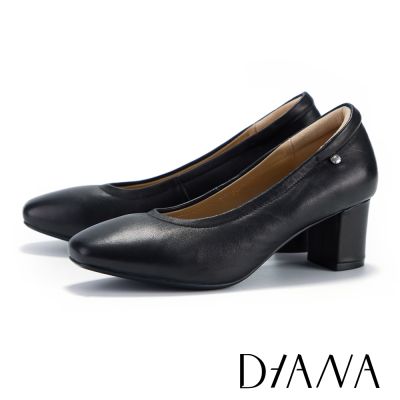 DIANA 素面金屬小飾釦方頭粗中跟鞋 黑色