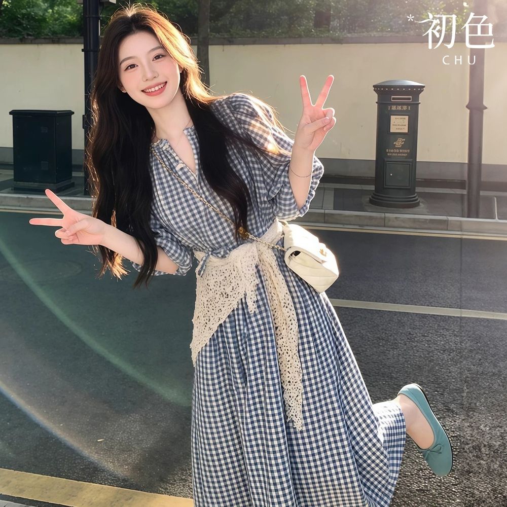 初色 文藝甜美風V領撞色格紋綁帶五分泡泡袖短袖寬鬆中長裙連衣裙連身洋裝-藍色-51595(M/L可選)