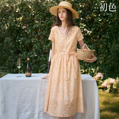 初色 質感花紋綁帶V領短袖排扣A字裙中長連衣裙連身洋裝-碎花-14257(M-2XL可選)