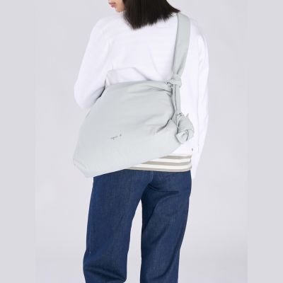 agnes b.Voyage 防水尼龍 斜背包 灰色
