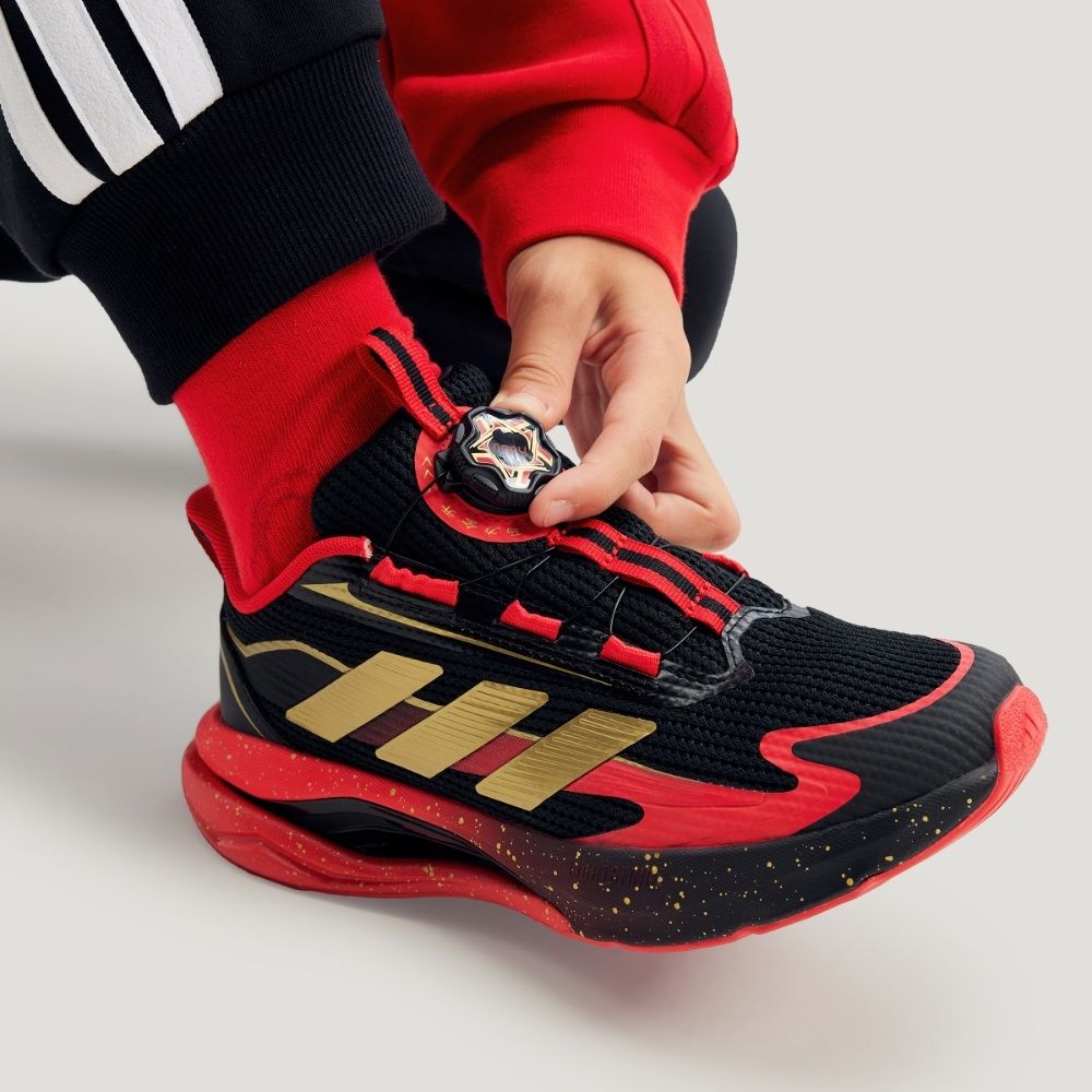 adidas 愛迪達】 CNY X LIGHTDART HABU J 運動鞋童鞋KJ1688 | 童鞋