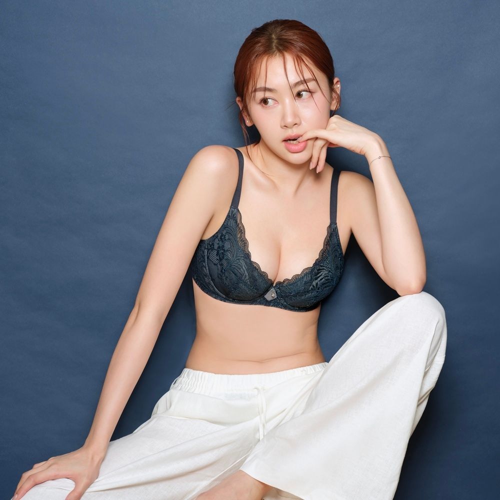 華歌爾-美一次就形 感溫記形內衣 D90罩杯(夜幕橄欖)NB4524K1