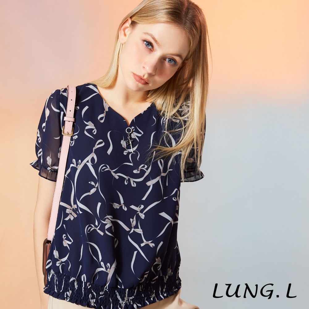LUNG.L林佳樺 深藍緞帶印花桃形領雪紡短袖女裝上衣 LW23A50