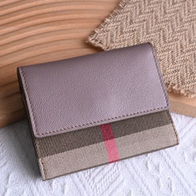 BURBERRY LANCASTER 經典格紋拼接帆布牛皮釦式短夾(芋粉)