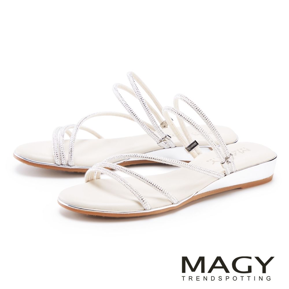 MAGY 細緻鑽條2穿低跟涼拖鞋 米色