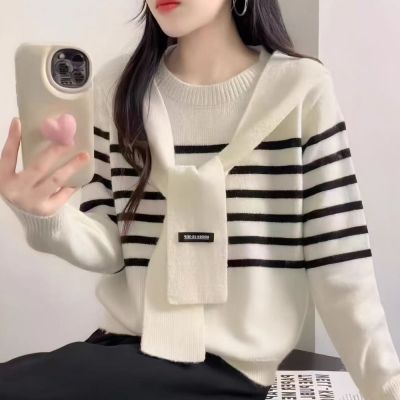 La Belleza海軍風圓領橫條寬鬆針織毛衣+活動針織披肩兩件式