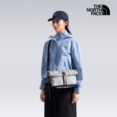 【The North Face 官方旗艦】北面男女款淺灰色DWR防潑水休閒斜背包｜8BK6XA7