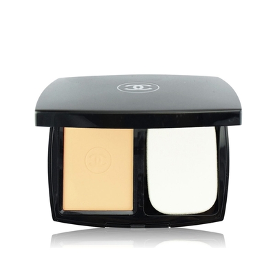 CHANEL香奈兒雪紡輕紗持久粉餅，13g容量，#B10色號，國際航空版設計，適合各種膚質使用。採用輕紗質地，提供持久持妝效果，輕盈貼合臉部肌膚，適合日常與場合使用。產地依商品包裝顯示，儲存期限為3年（實際效期依瓶身所示）。