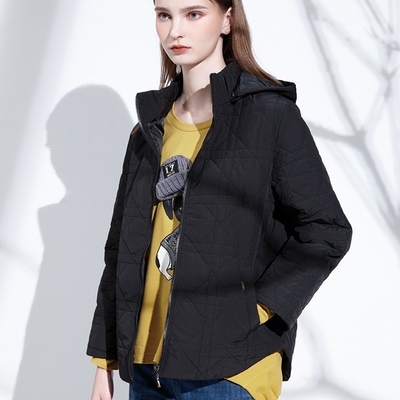 JIN HWA 今譁 詹譁霓 韓系時尚下擺弧型設計修身保暖舖棉外套（兩穿可拆式帽子）T6692