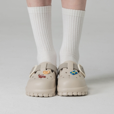 moz瑞典 駝鹿 小方糖 方扣 防水 洞洞鞋 拖鞋 涼鞋 (灰白)