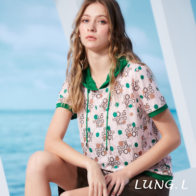 LUNG.L林佳樺 粉色字母印花搭配綠色連帽短袖女裝帽TLS54A