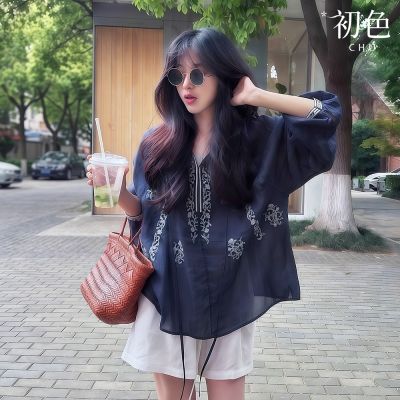 初色 新中式民族風圓領拼接撞色領口袖口文藝刺繡七分袖上衣女上衣-共2色-52791(M-2XL可選)