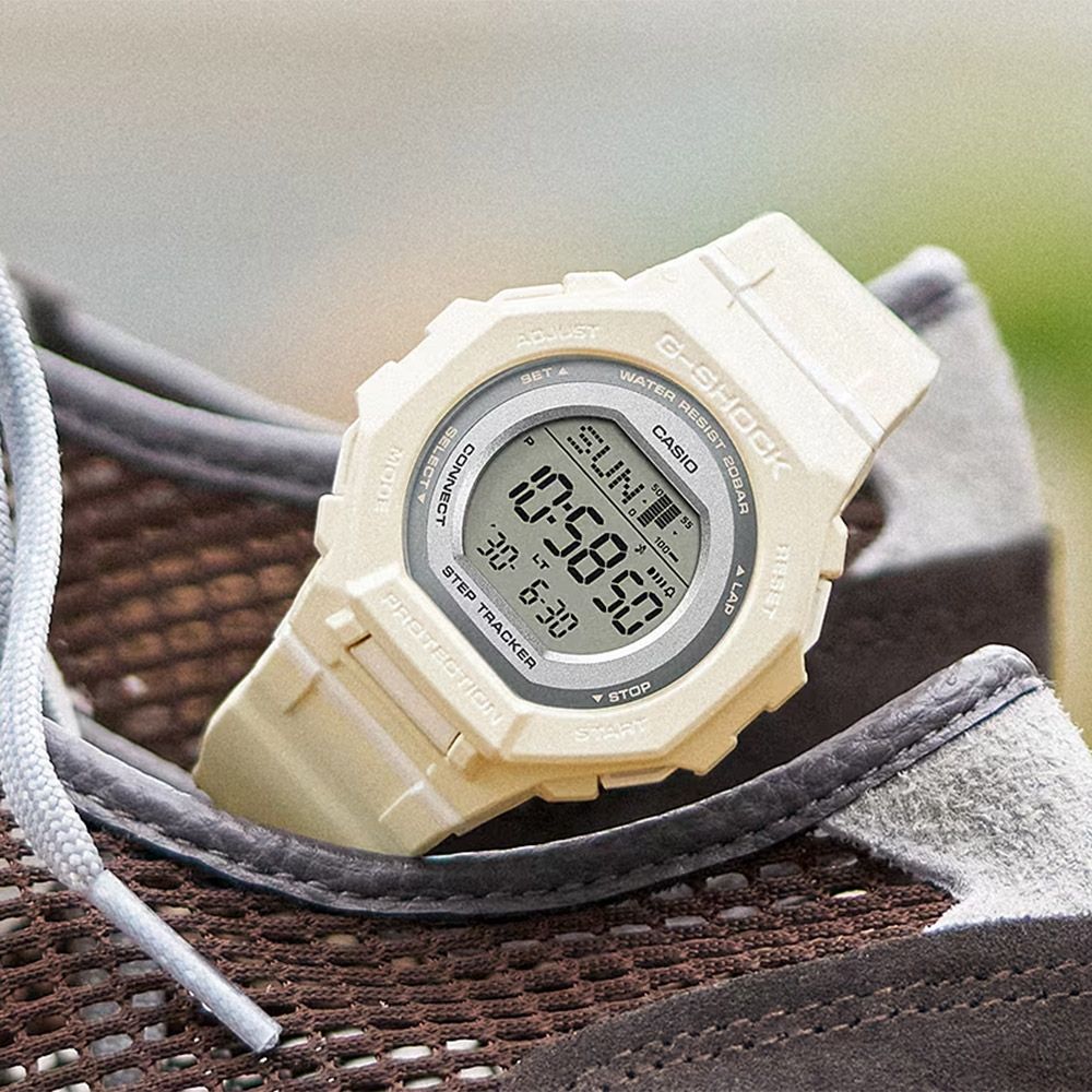 CASIO 卡西歐 G-SHOCK 計步藍牙手錶 運動風女錶 開學換新季 送禮推薦-米白 GMD-B300-7