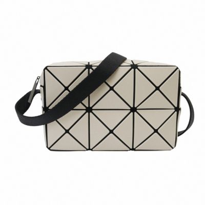 ISSEY MIYAKE  BAOBAO 幾何皮質立方斜背小方包(奶油黃)mini