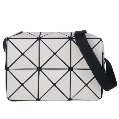 ISSEY MIYAKE 三宅一生 BAOBAO 白色皮質2X3三角格立方小型斜背包