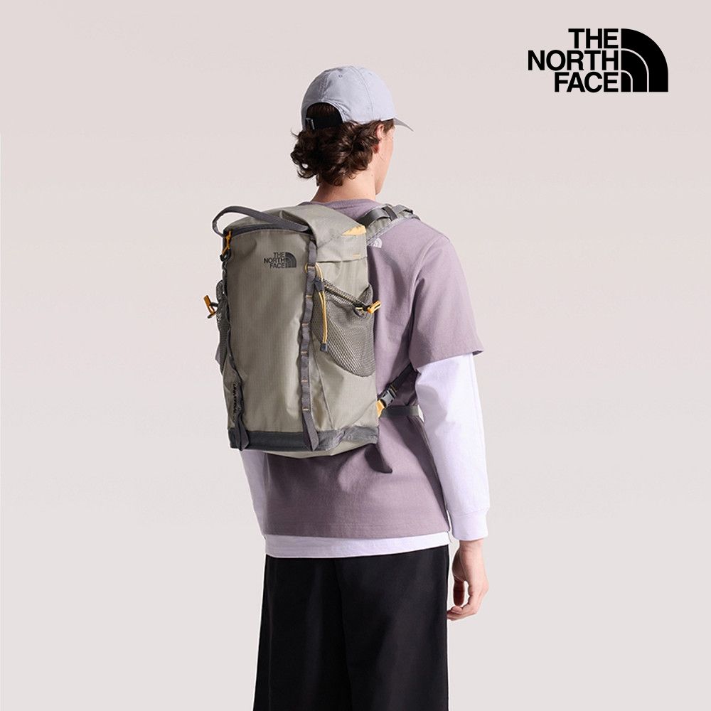 【The North Face 官方旗艦】北面男女款棕色/咖啡色後背包｜8GJNNJT 筆電包/登山包