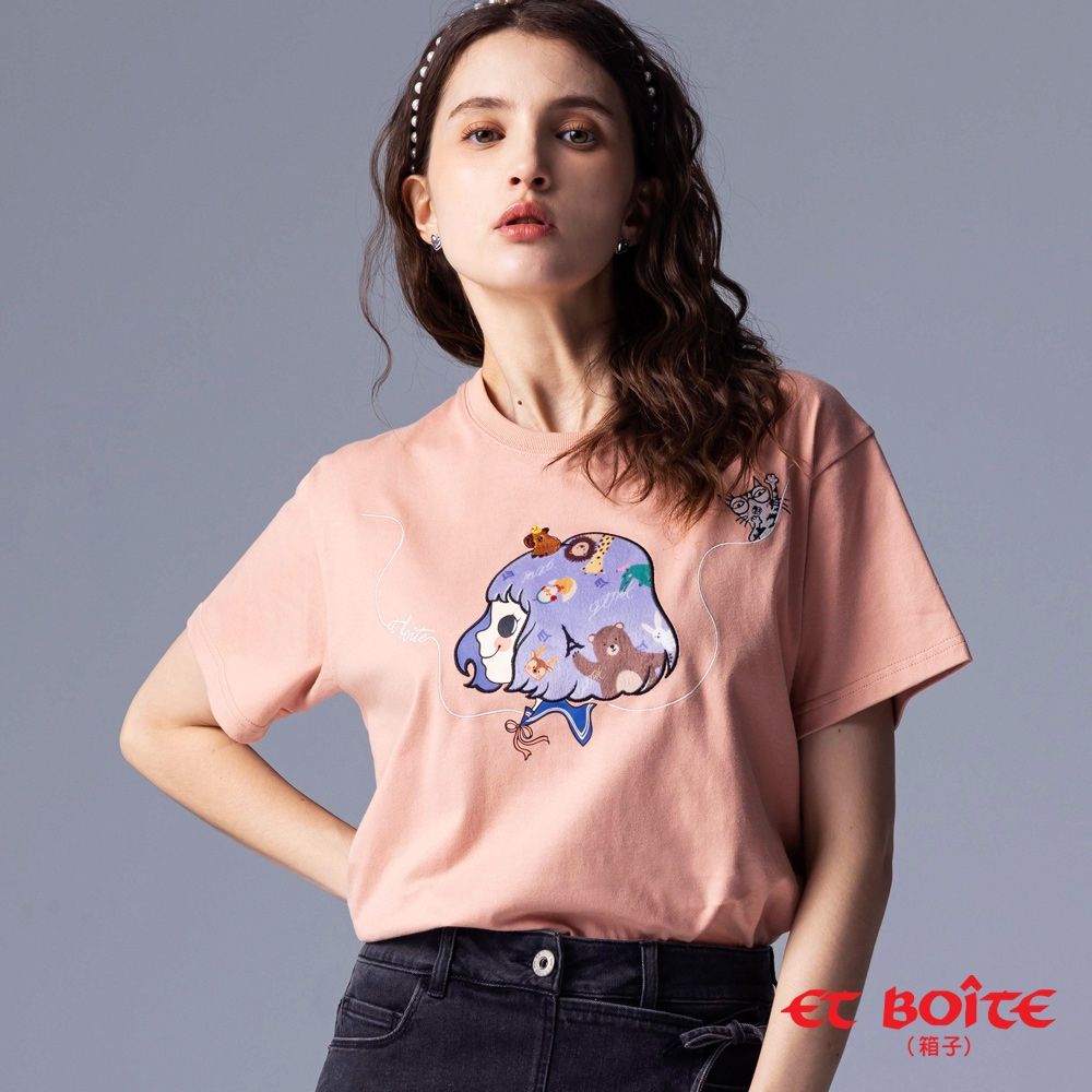 ET BOîTE 箱子 BLUE WAY – DORA娃娃頭貼布繡落肩短TEE(粉)