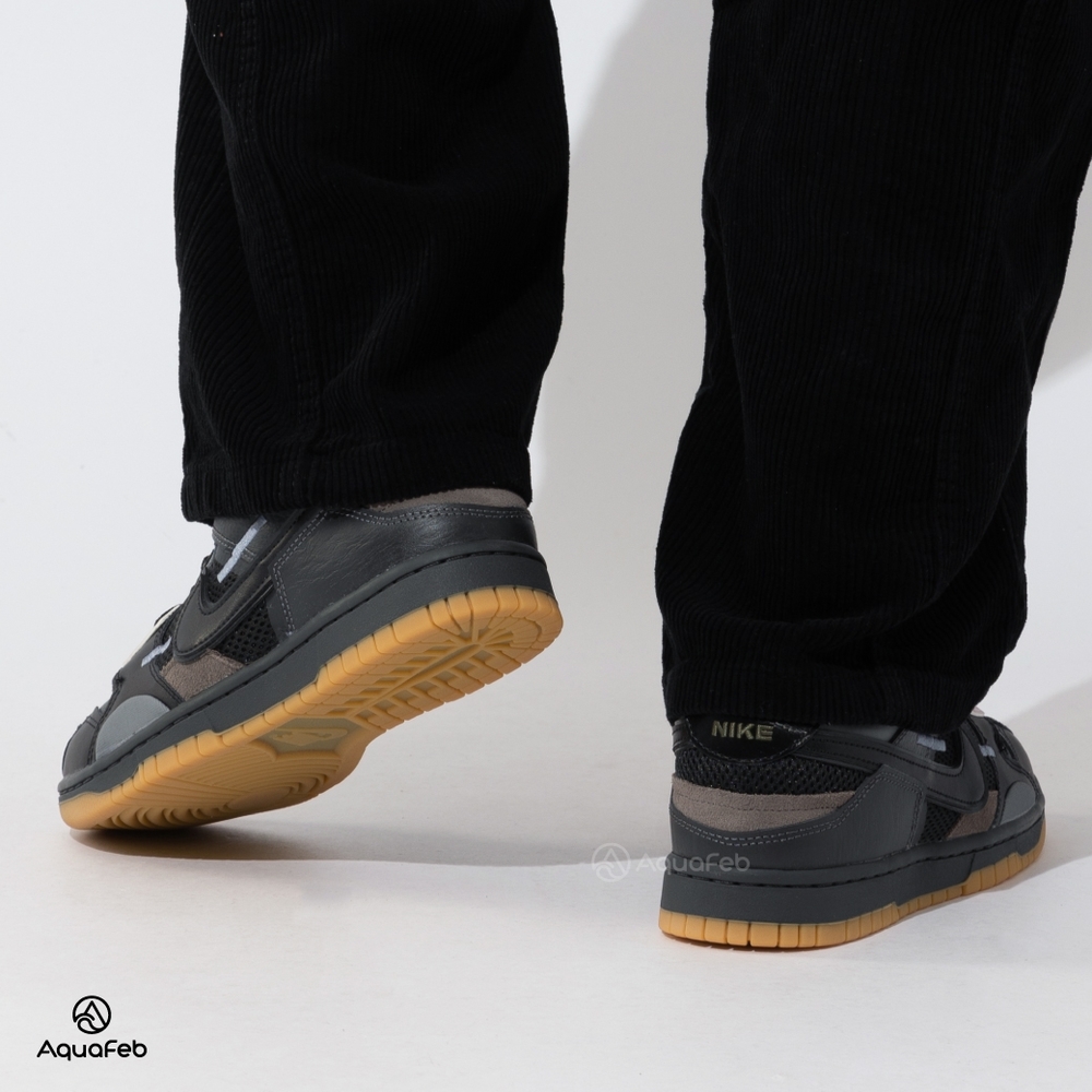 dunk low scrap on feet