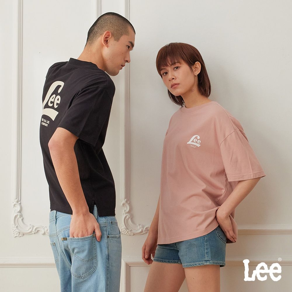 Lee 男女款 季節性版型 前後LEE LOGO短袖圓領TEE 三色 (粉色)