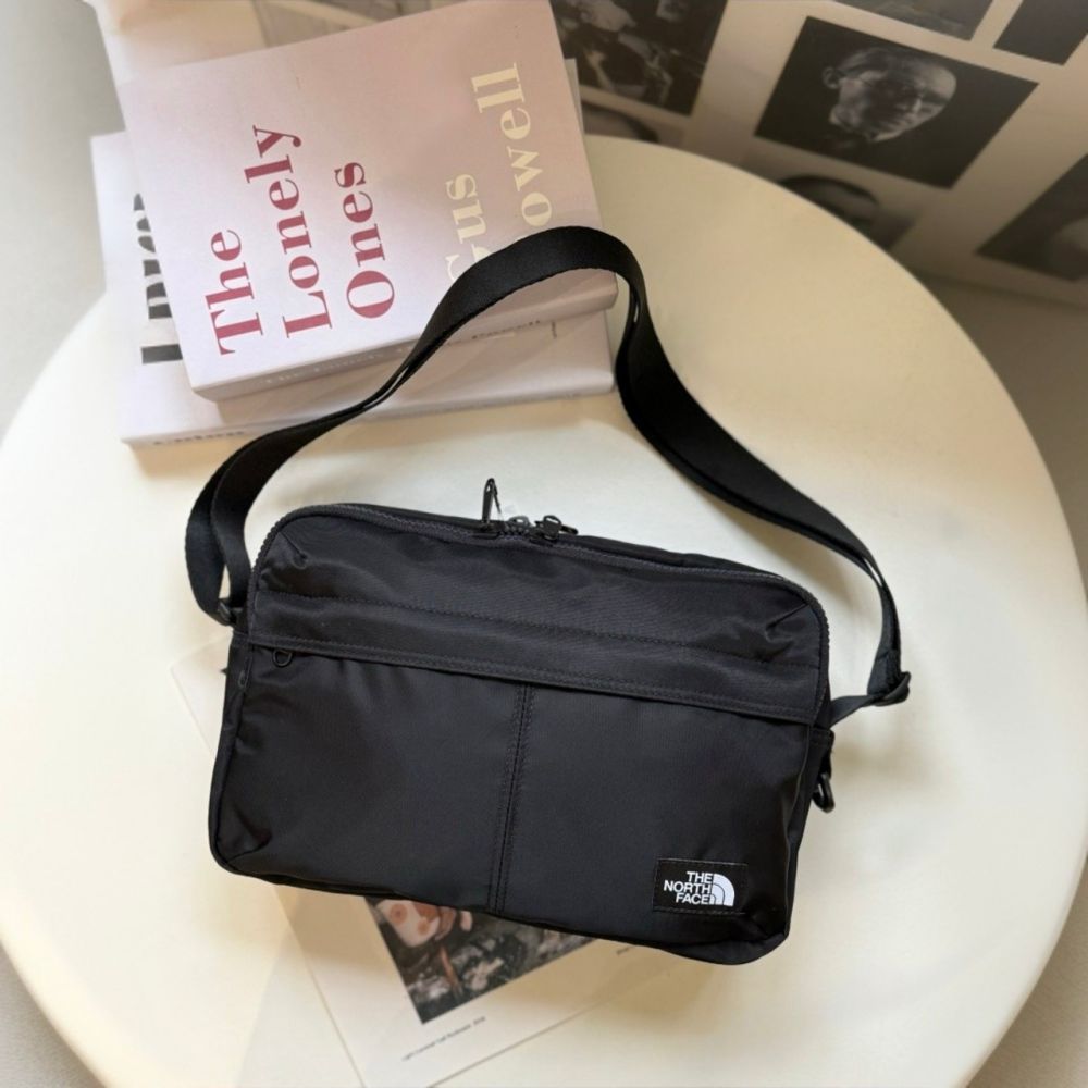 The North Face 北臉TRAVEL CROSS BAG 大容量旅行側背包| 包​包​/皮夾